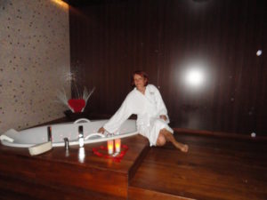 V SPA Perla sva bila deležna sproščujoče masaže. Prav tako pa sva si privoščila tudi intenzivno masažo v hotelu.