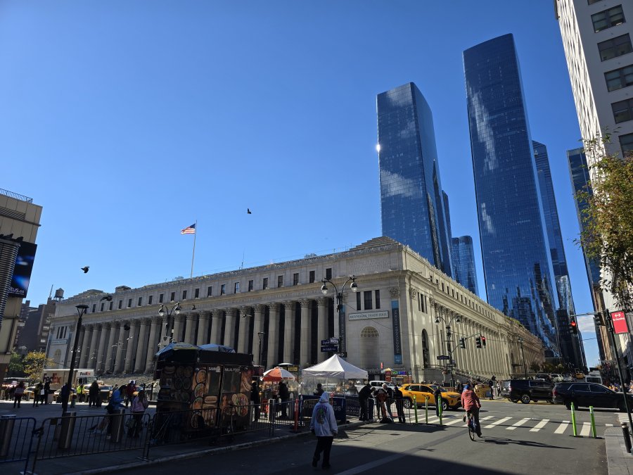 Največja železniška postaja v New York Penn station.